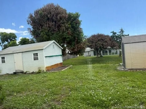 2401 SE Avalon Road Port St Lucie FL 34952