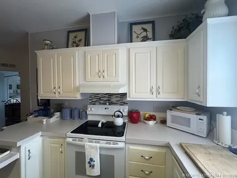 6158 N Guava Lane Lantana FL 33462