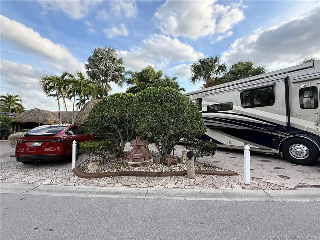 421 NW Chipshot Lane Port St Lucie FL 34986