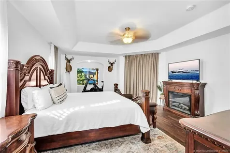 2449 SW Angus Avenue Port St Lucie FL 34953