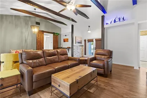 10380 SE Jupiter Narrows Drive Hobe Sound FL 33455