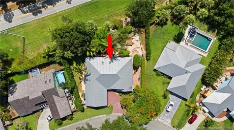 10380 SE Jupiter Narrows Drive Hobe Sound FL 33455