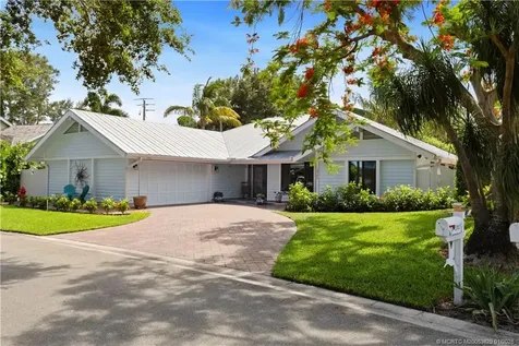 10380 SE Jupiter Narrows Drive Hobe Sound FL 33455