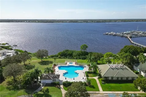 2013 SE Oxton Drive Port Saint Lucie FL 34952