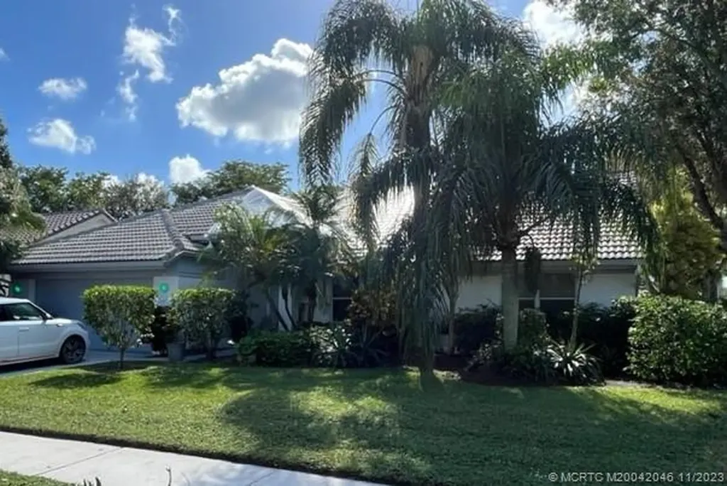 5970 Newport Village Way Lake Worth FL 33463