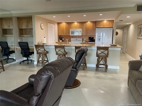 264 NE Edgewater Drive Stuart FL 34996