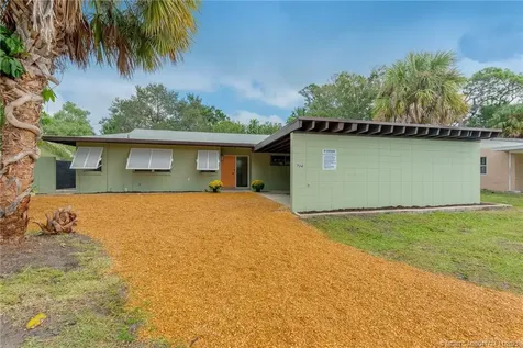 704 S 7th Street Fort Pierce FL 34950