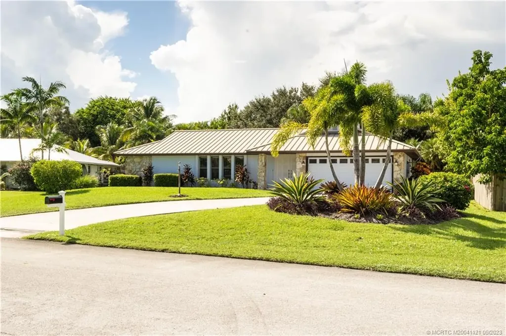 3055 SE Glasgow Drive Stuart FL 34997