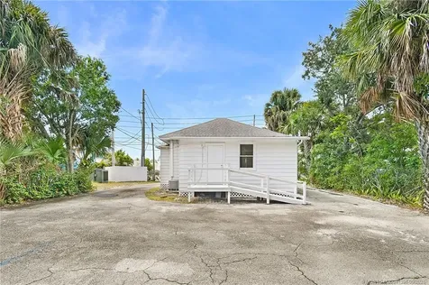 309 SE Denver Avenue Stuart FL 34994