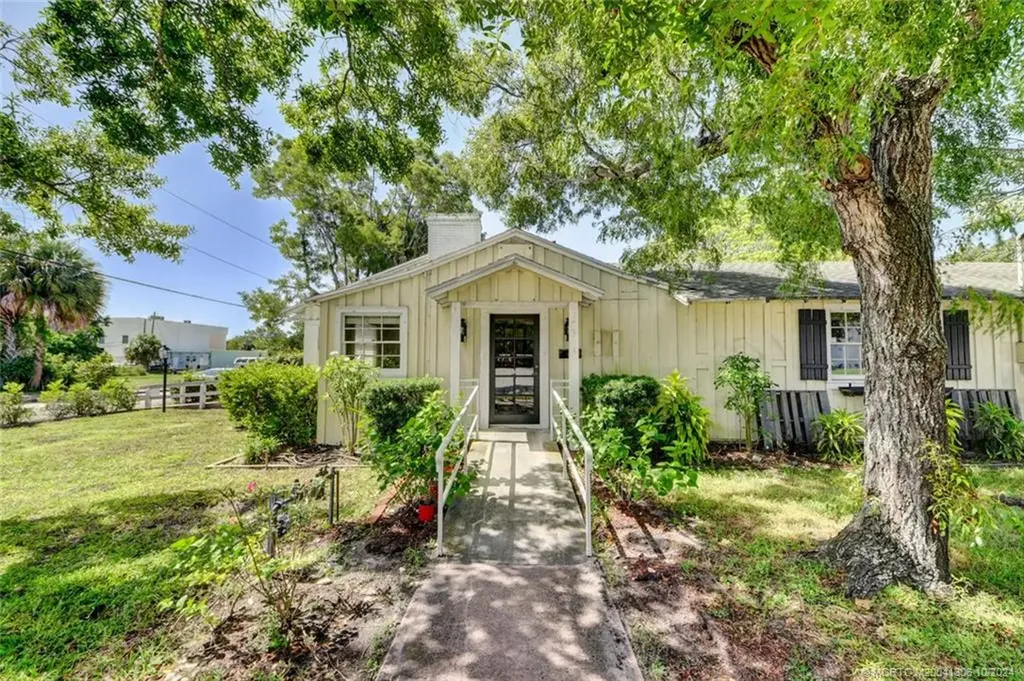 300 SE Detroit Avenue Stuart FL 34994