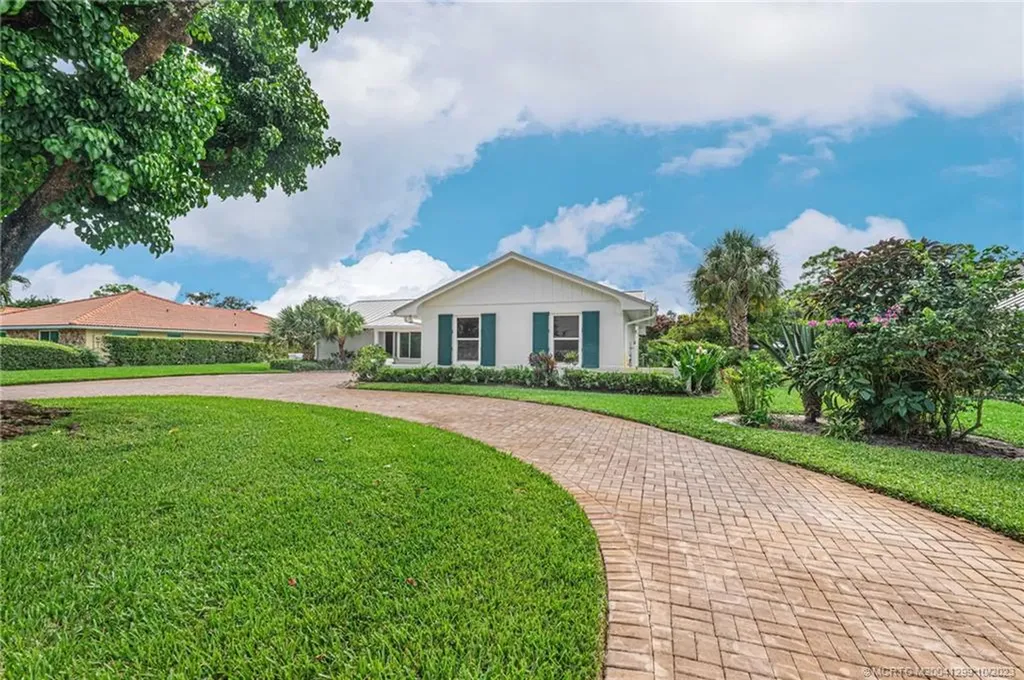 3531 SE Fairway W Stuart FL 34997