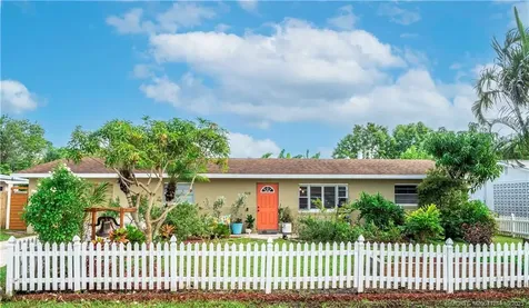 2058 SE Harrison Street Stuart FL 34997