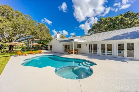 10 Ridgeland Drive Sewalls Point FL 34996