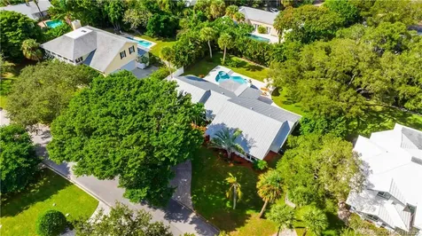 10 Ridgeland Drive Sewalls Point FL 34996