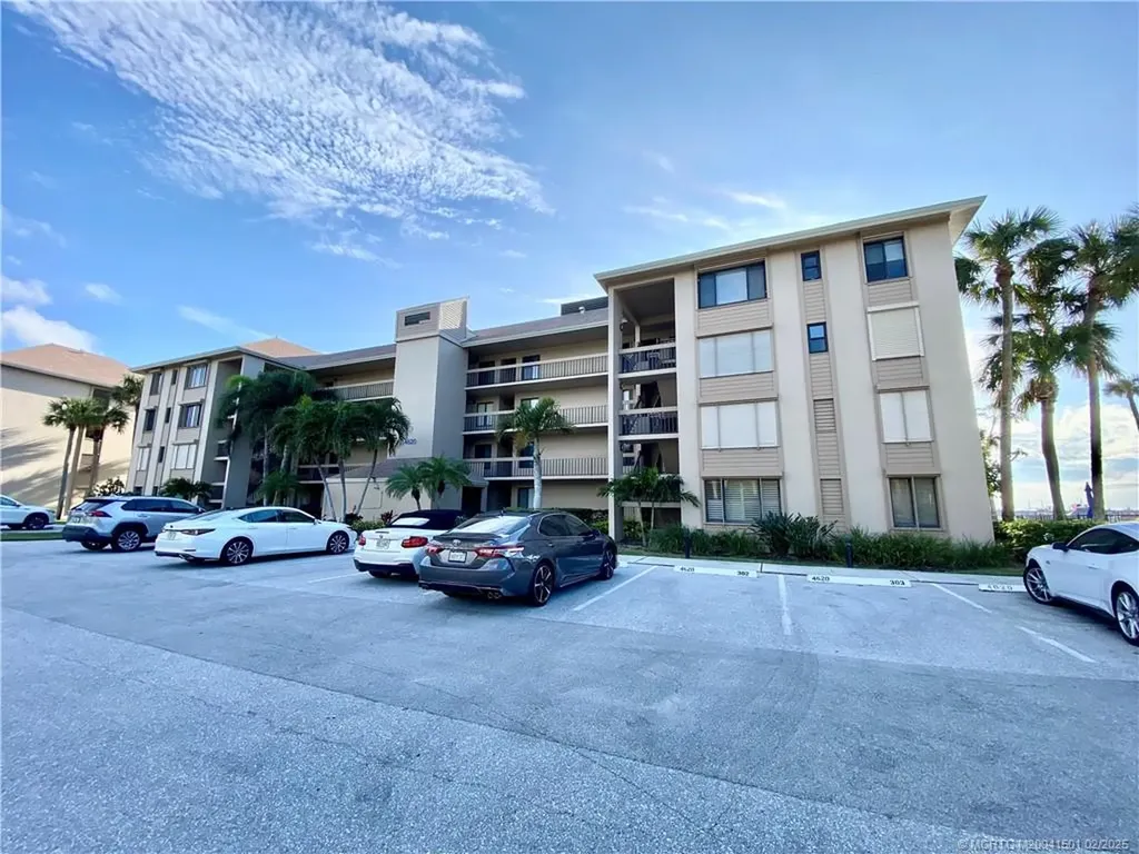 4620 NE Sandpebble Trace Stuart FL 34996
