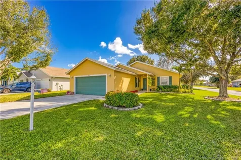 2470 SW Plymouth Way Stuart FL 34997