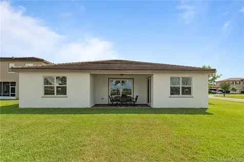 7456 NW Greenspring Street Port Saint Lucie FL 34987