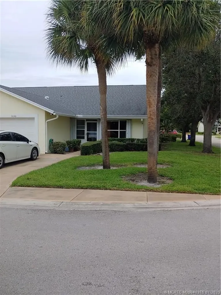 11048 SE Sea Pines Circle Hobe Sound FL 33455