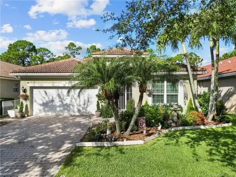 6839 SE Twin Oaks Circle Stuart FL 34997