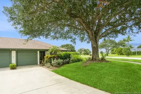 6904 SE Bunker Hill Drive Hobe Sound FL 33455