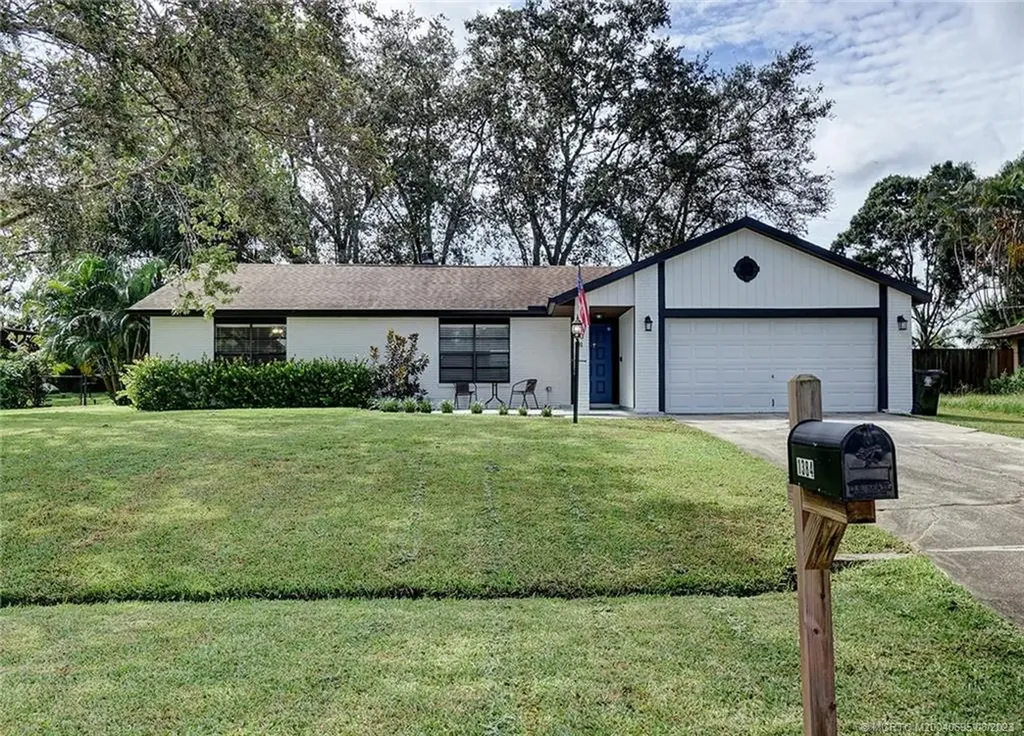 1384 SW Axtell Avenue Port Saint Lucie FL 34953