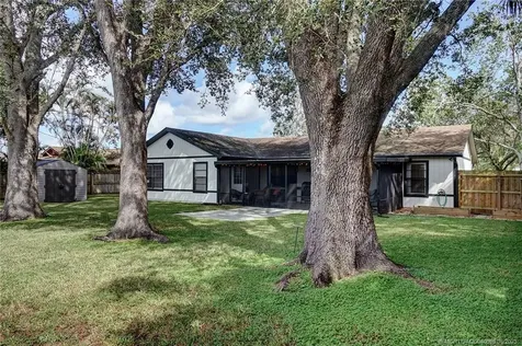 1384 SW Axtell Avenue Port Saint Lucie FL 34953