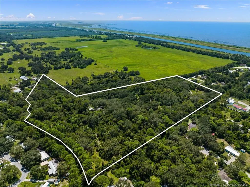 6590 SE 88th Boulevard Okeechobee FL 34974