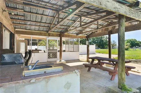 6785 NE 7th Street Okeechobee FL 34974