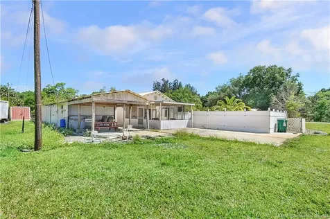 6785 NE 7th Street Okeechobee FL 34974