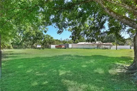 6785 NE 7th Street Okeechobee FL 34974