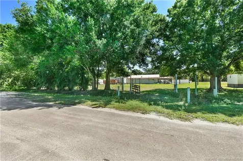 6785 NE 7th Street Okeechobee FL 34974