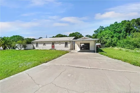6785 NE 7th Street Okeechobee FL 34974