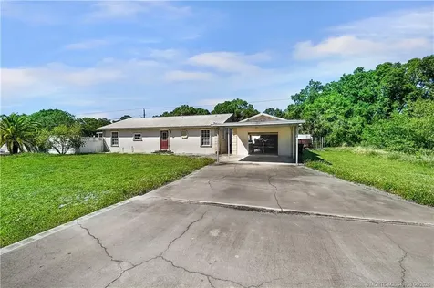 6785 NE 7th Street Okeechobee FL 34974