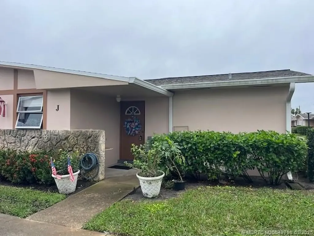 2727 Dudley Drive W West Palm Beach FL 33415