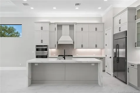 107 SE Via Verona Port St Lucie FL 34984