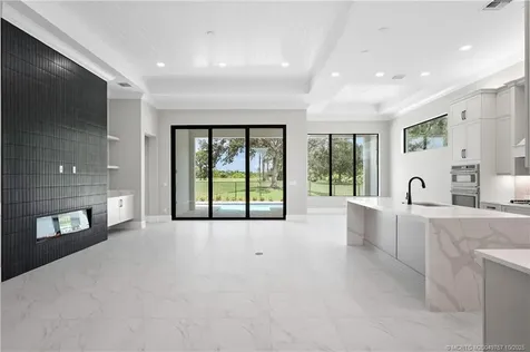 107 SE Via Verona Port St Lucie FL 34984