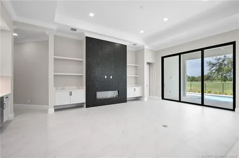 107 SE Via Verona Port St Lucie FL 34984