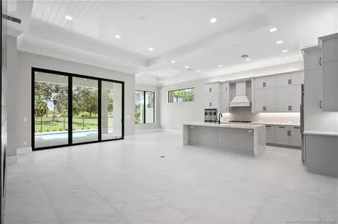 107 SE Via Verona Port St Lucie FL 34984