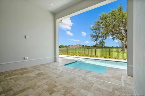 107 SE Via Verona Port St Lucie FL 34984