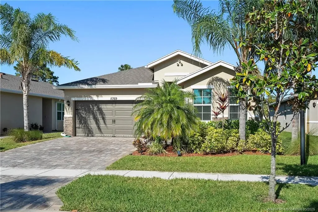 5769 SE Pinehurst Trail Hobe Sound FL 33455