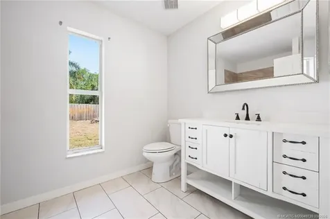 572 SW Mccomb Avenue Port Saint Lucie FL 34953