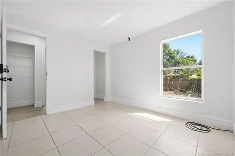 572 SW Mccomb Avenue Port Saint Lucie FL 34953