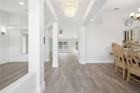 572 SW Mccomb Avenue Port Saint Lucie FL 34953