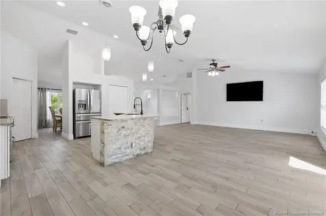 572 SW Mccomb Avenue Port Saint Lucie FL 34953