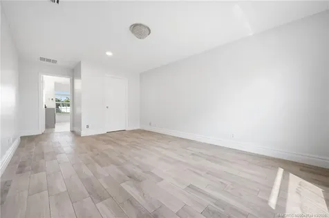 572 SW Mccomb Avenue Port Saint Lucie FL 34953