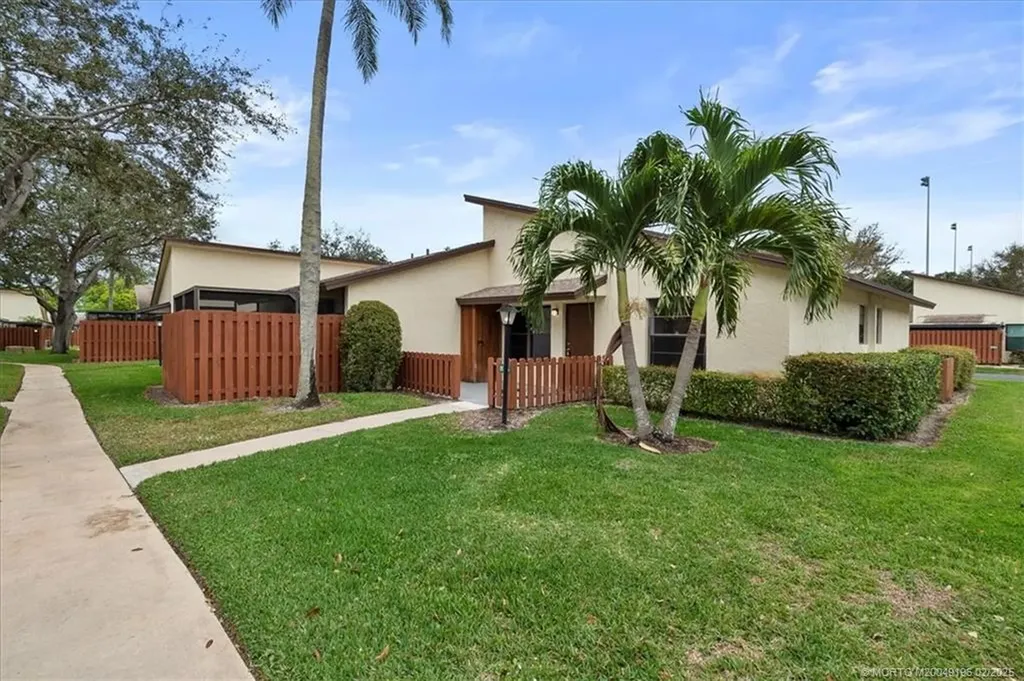 8085 SE Villa Circle Hobe Sound FL 33455