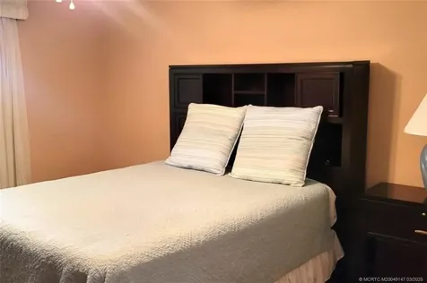 3852 SE Fairway W Stuart FL 34997