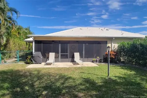 3852 SE Fairway W Stuart FL 34997