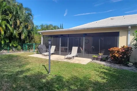 3852 SE Fairway W Stuart FL 34997