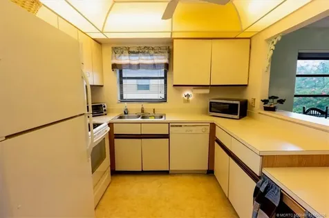 2950 SE Ocean Boulevard Stuart FL 34996